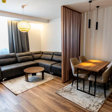 Aris Aparthotel *