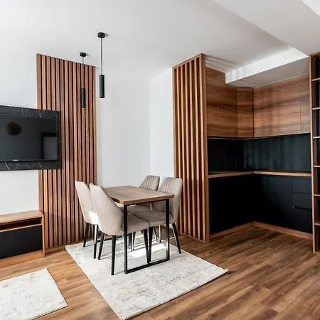 Aris Aparthotel *