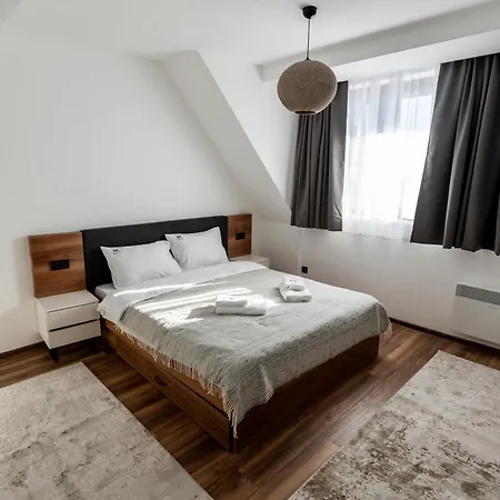 Aparthotel Aris