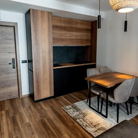 Aris Aparthotel