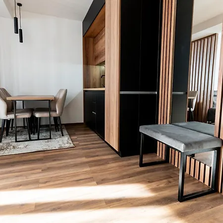Aris Aparthotel *