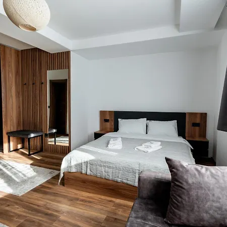 Aparthotel Aris *