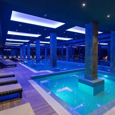 Aparthotel Aris